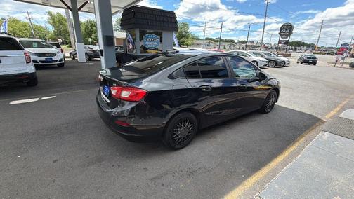 Mosaic Black Metallic 2019 Chevrolet Cruze LS