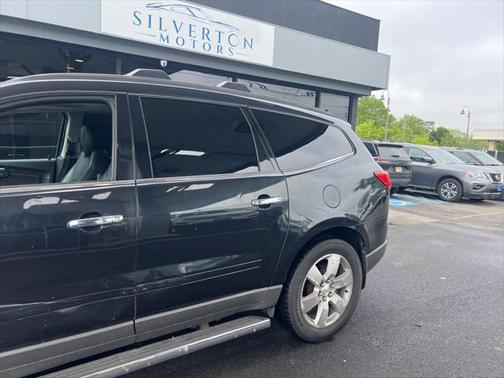 2011 Chevrolet Traverse 2LT