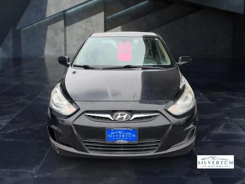 Ultra Black Pearl 2013 Hyundai Accent SE
