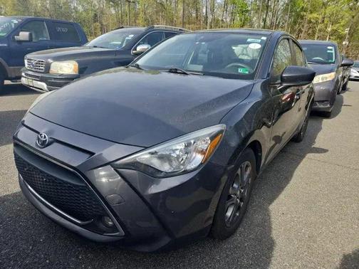 Gray 2019 Toyota Yaris Sedan LE