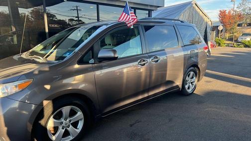 2012 Toyota Sienna LE