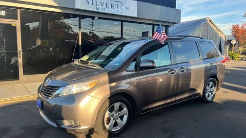2012 Toyota Sienna LE