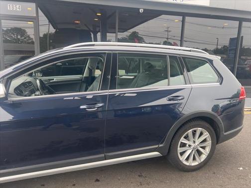 2017 Volkswagen Golf Alltrack TSI SE