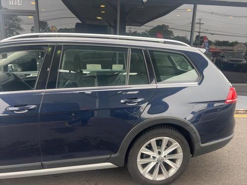 2017 Volkswagen Golf Alltrack TSI SE