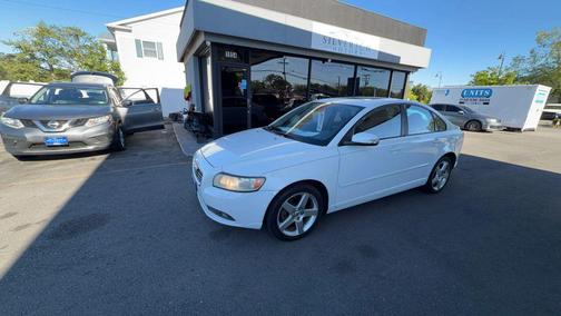 Ice White 2008 Volvo S40 2.4i