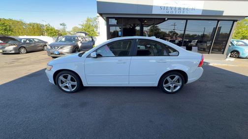 Ice White 2008 Volvo S40 2.4i