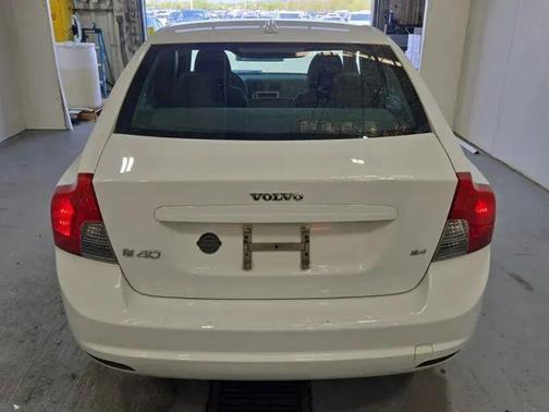Ice White 2008 Volvo S40 2.4i