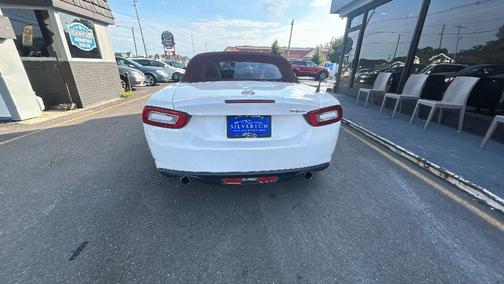 Puro White Tri-Coat Pearl 2018 FIAT 124 Spider Base