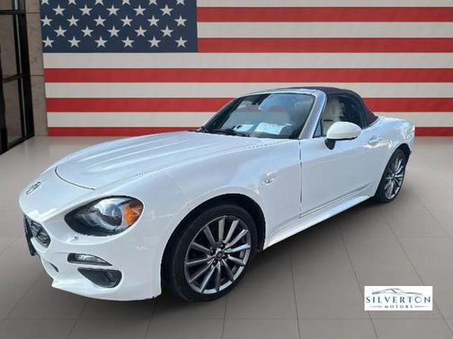 Puro White Tri-Coat Pearl 2018 FIAT 124 Spider Base