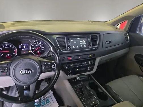 2017 Kia Sedona LX