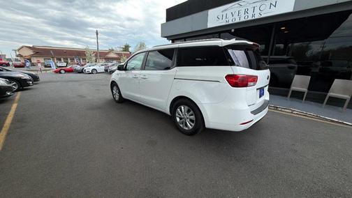 2017 Kia Sedona LX