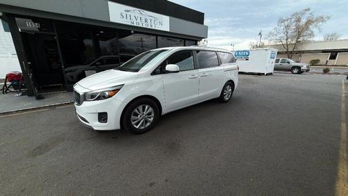 2017 Kia Sedona LX