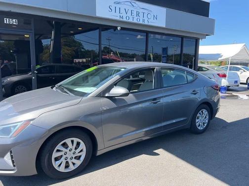 2020 Hyundai ELANTRA SE