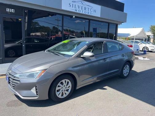 2020 Hyundai ELANTRA SE