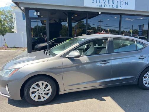 2020 Hyundai ELANTRA SE