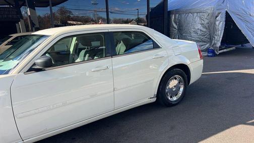 2005 Chrysler 300 Base