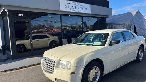 2005 Chrysler 300 Base