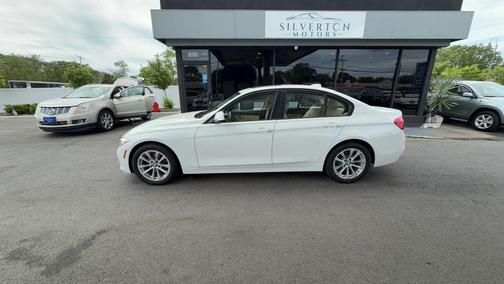 White 2017 BMW 320 i