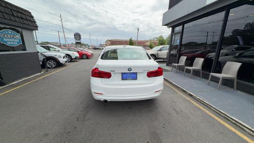 White 2017 BMW 320 i