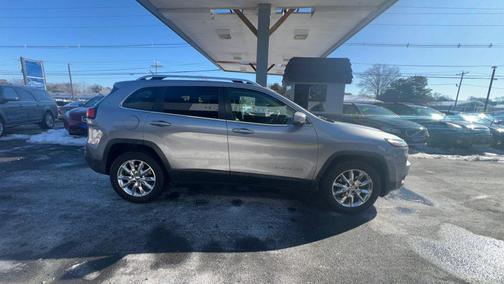 2015 Jeep Cherokee Sport
