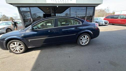 Black Onyx 2007 Saturn Aura XE