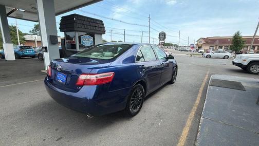 Blue 2009 Toyota Camry LE