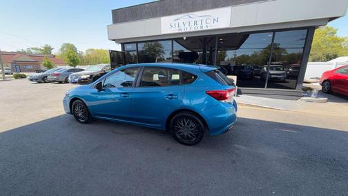 Blue 2019 Subaru Impreza 2.0i