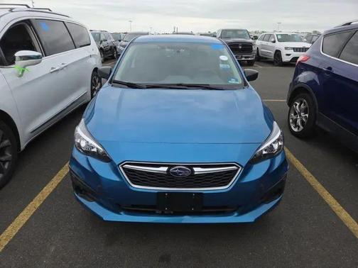 Blue 2019 Subaru Impreza 2.0i