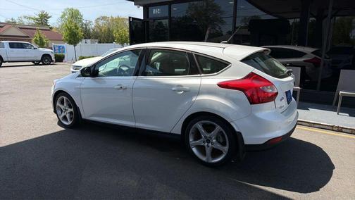 White Platinum Metallic Tri-Coat 2013 Ford Focus Titanium