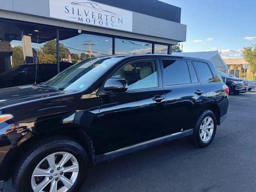 2011 Toyota Highlander SE