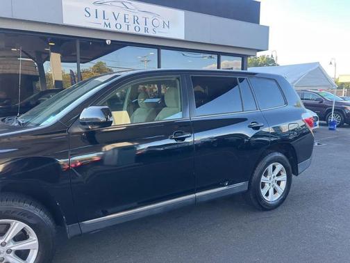 2011 Toyota Highlander SE