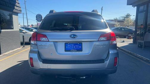 Steel Silver Metallic 2011 Subaru Outback 2.5 i Premium