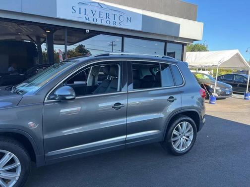 2014 Volkswagen Tiguan 2.0T SE 4MOTION