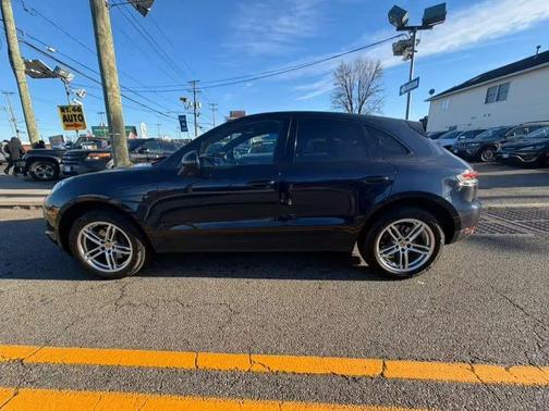 2020 Porsche Macan Macan Sport Edition