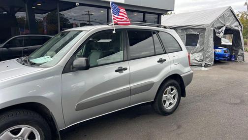 2004 Toyota RAV4 Base