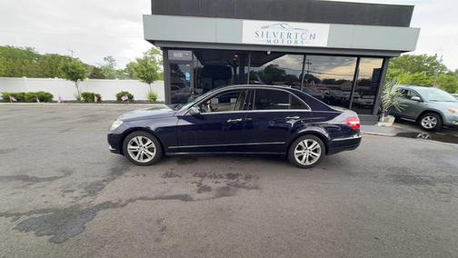 Blue 2010 Mercedes-Benz E-Class E 350 4MATIC Sedan 4D