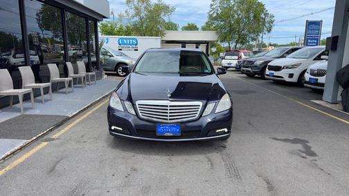 Blue 2010 Mercedes-Benz E-Class E 350 4MATIC Sedan 4D