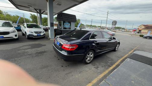Blue 2010 Mercedes-Benz E-Class E 350 4MATIC Sedan 4D