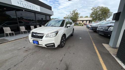 Crystal White Pearl 2018 Subaru Forester 2.5i Premium
