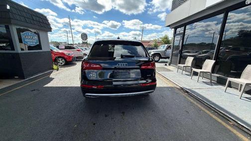 Mythos Black Metallic 2020 Audi Q5 45 Prestige