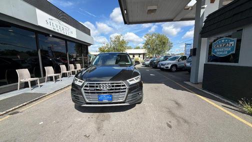 Mythos Black Metallic 2020 Audi Q5 45 Prestige