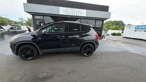 Mosaic Black Metallic 2020 Chevrolet Trax LT