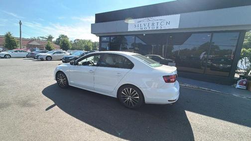 Pure White 2016 Volkswagen Jetta 1.8T Sport