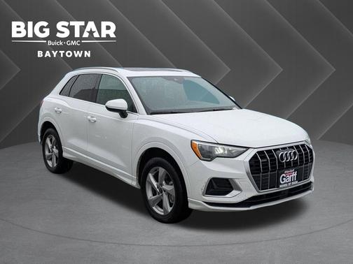 Glacier White Metallic 2021 Audi Q3 40 Premium