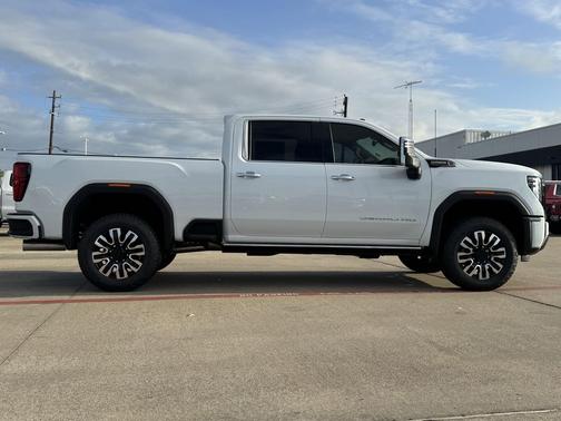 Glacier White Tricoat 2026 GMC Sierra 2500 Denali Ultimate
