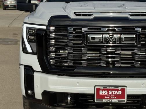 Glacier White Tricoat 2026 GMC Sierra 2500 Denali Ultimate