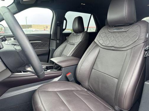 SPACE WHITE METALLIC 2026 Ford Explorer Platinum