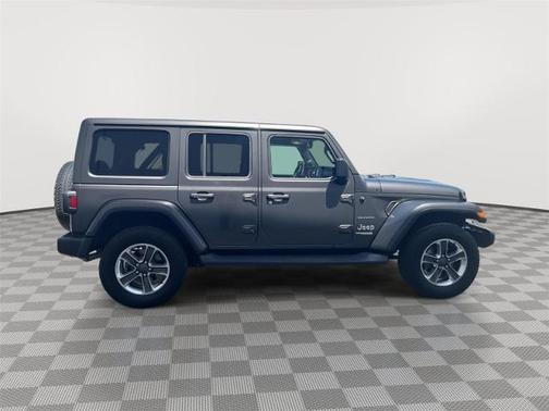 Granite Crystal Clearcoat Metallic 2018 Jeep Wrangler Unlimited SAHARA