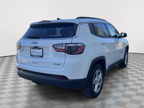 Bright White Clearcoat 2023 Jeep Compass LATITUDE