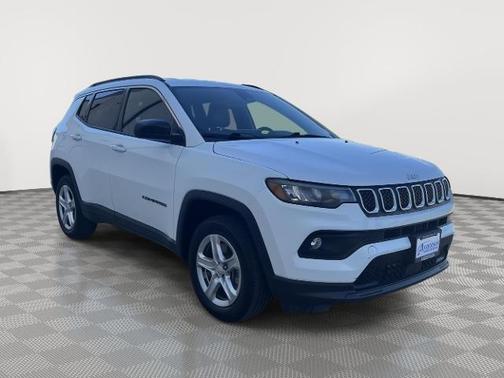 Bright White Clearcoat 2023 Jeep Compass LATITUDE